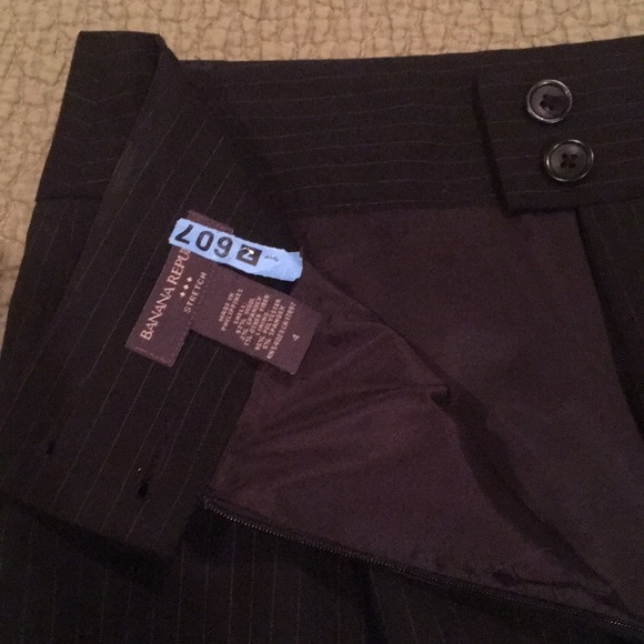 Banana Republic pencil skirt - Picture 4 of 5